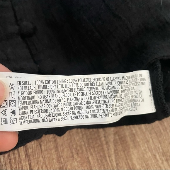 NWT Forever 21 Black Crop Top Size Medium - Picture 4 of 4